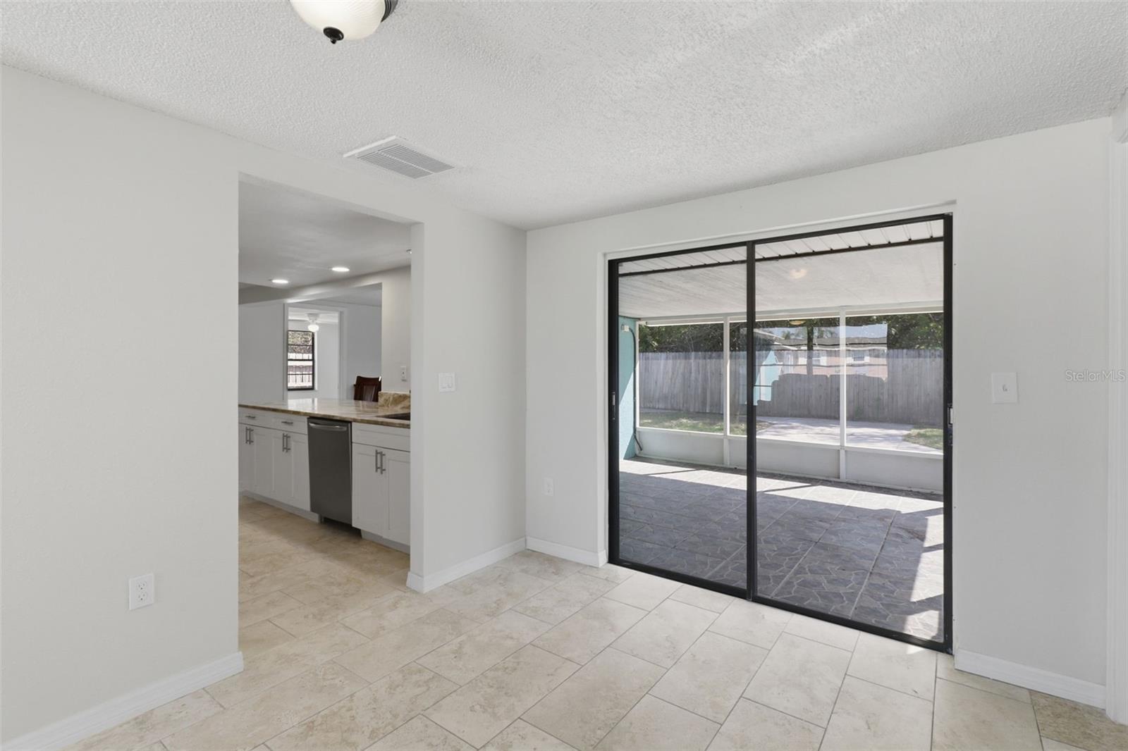 Image 7 of 25 For 12816 1st Isle