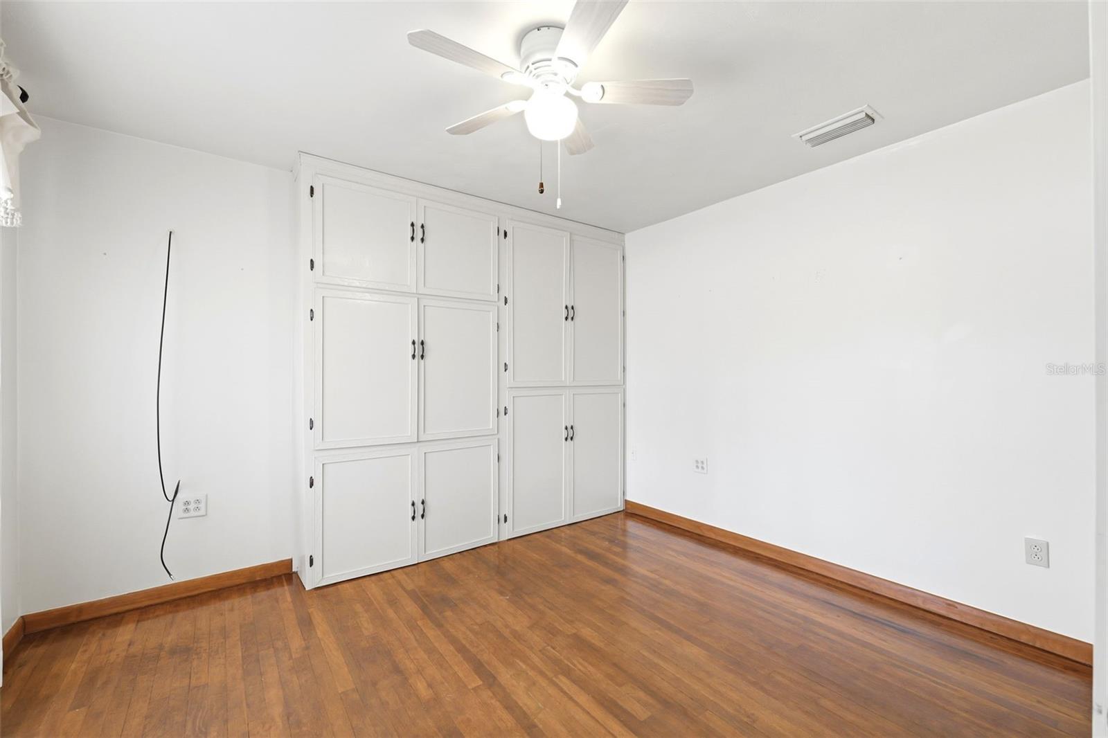 Image 10 of 40 For 18749 Us Highway 41