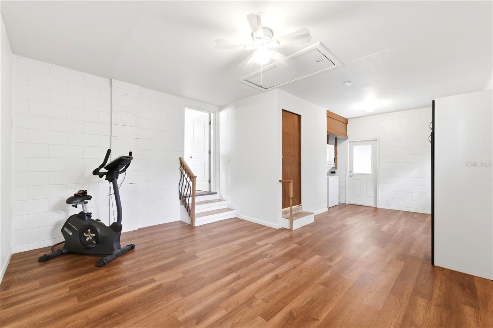 Image 16 of 40 For 18749 Us Highway 41