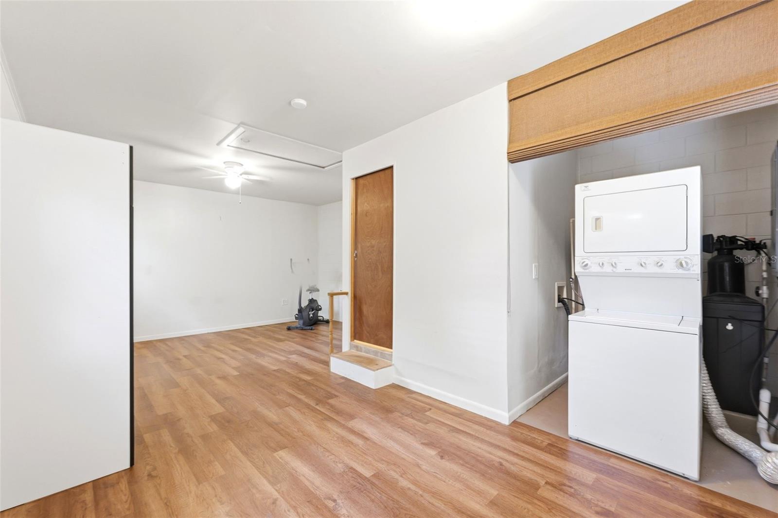 Image 19 of 40 For 18749 Us Highway 41