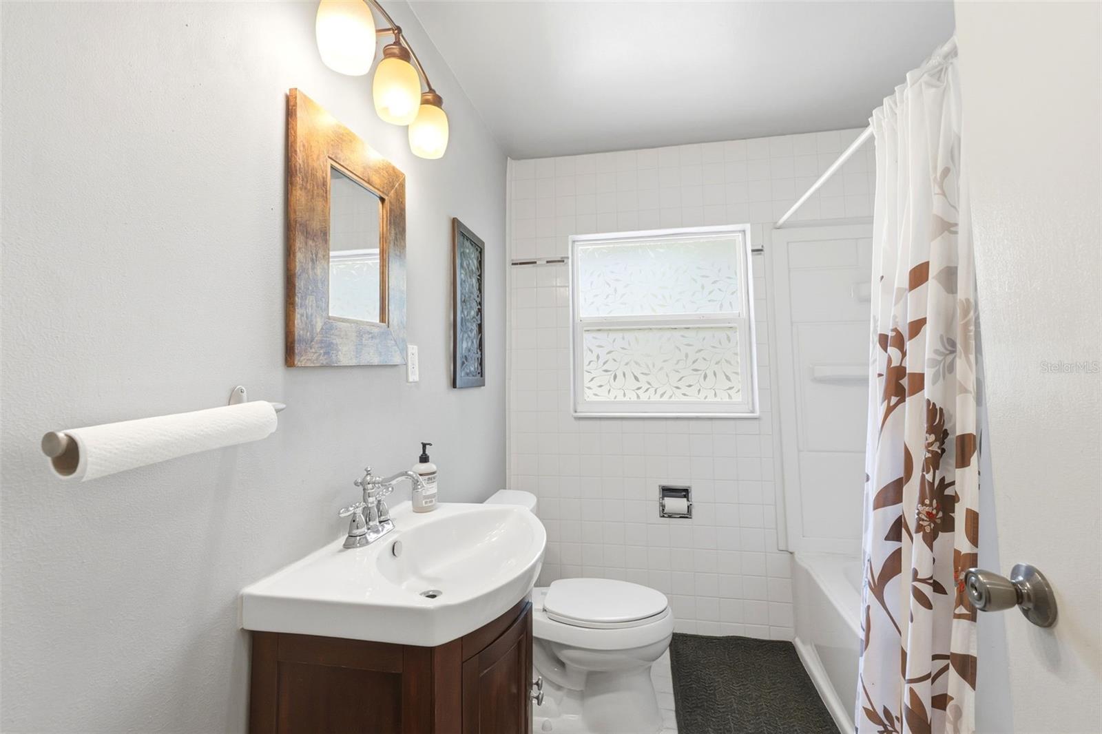 Image 22 of 40 For 18749 Us Highway 41