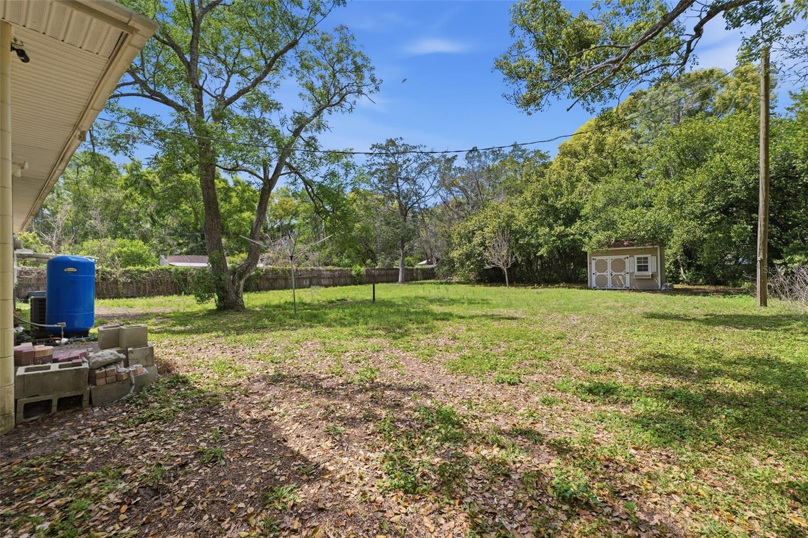 Image 25 of 40 For 18749 Us Highway 41