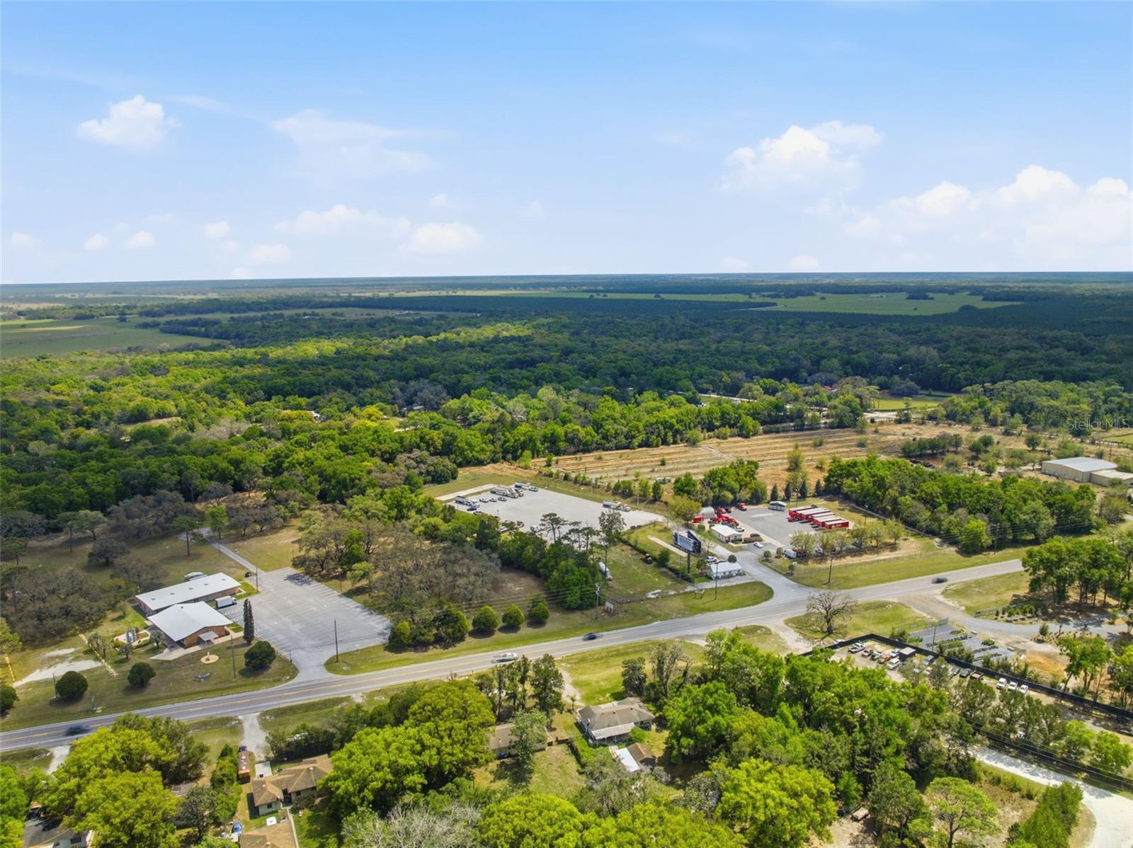 Image 37 of 40 For 18749 Us Highway 41