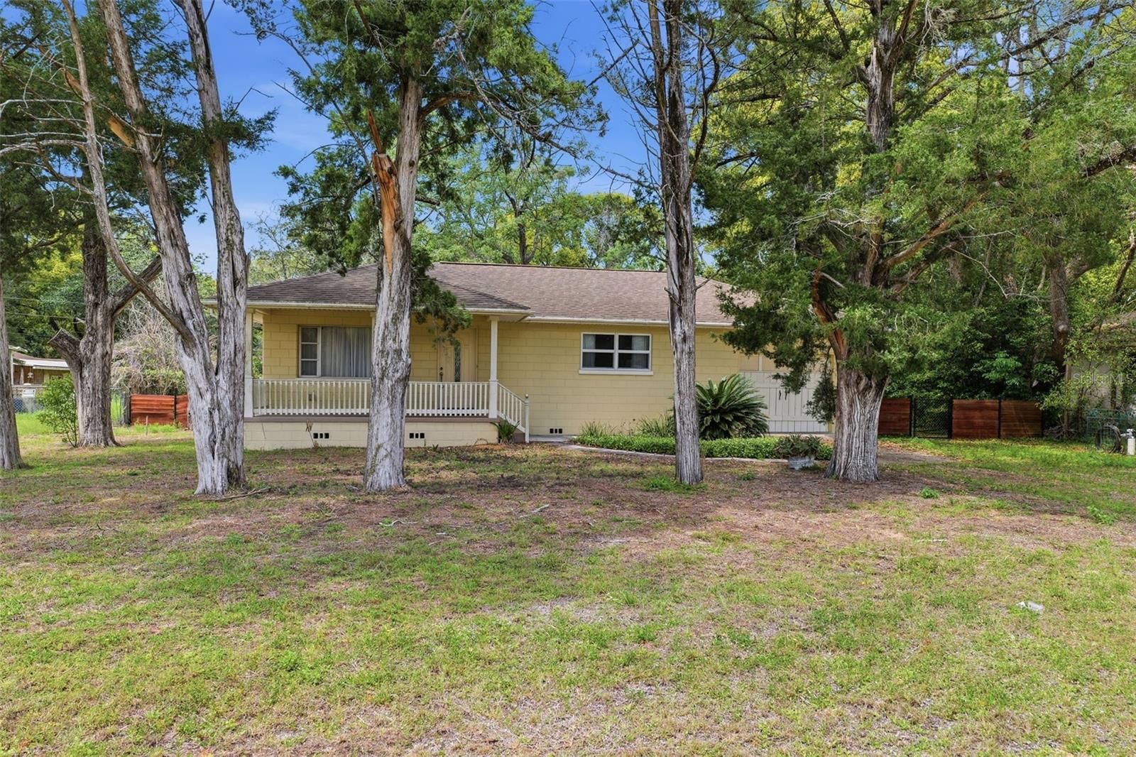 Image 5 of 40 For 18749 Us Highway 41