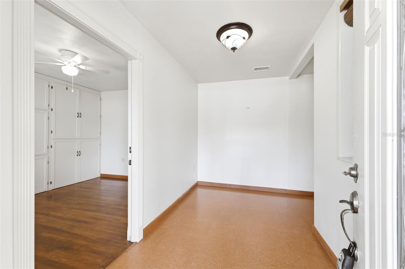 Image 8 of 40 For 18749 Us Highway 41