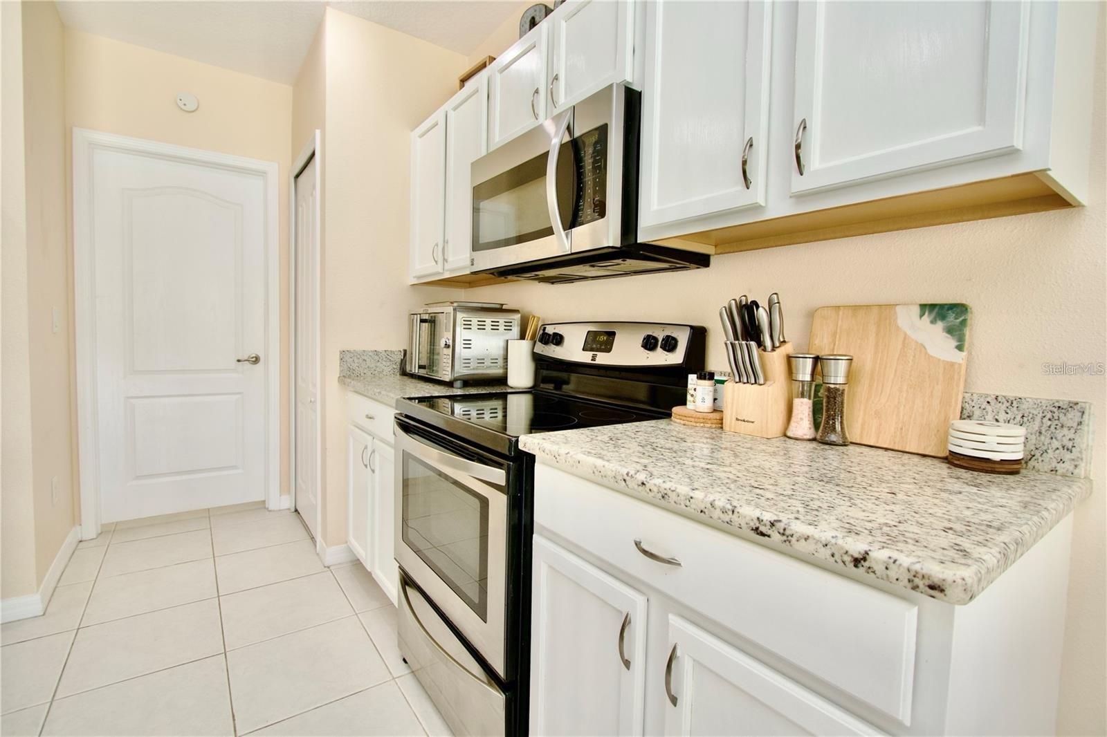 Image 9 of 23 For 12518 White Bluff Road