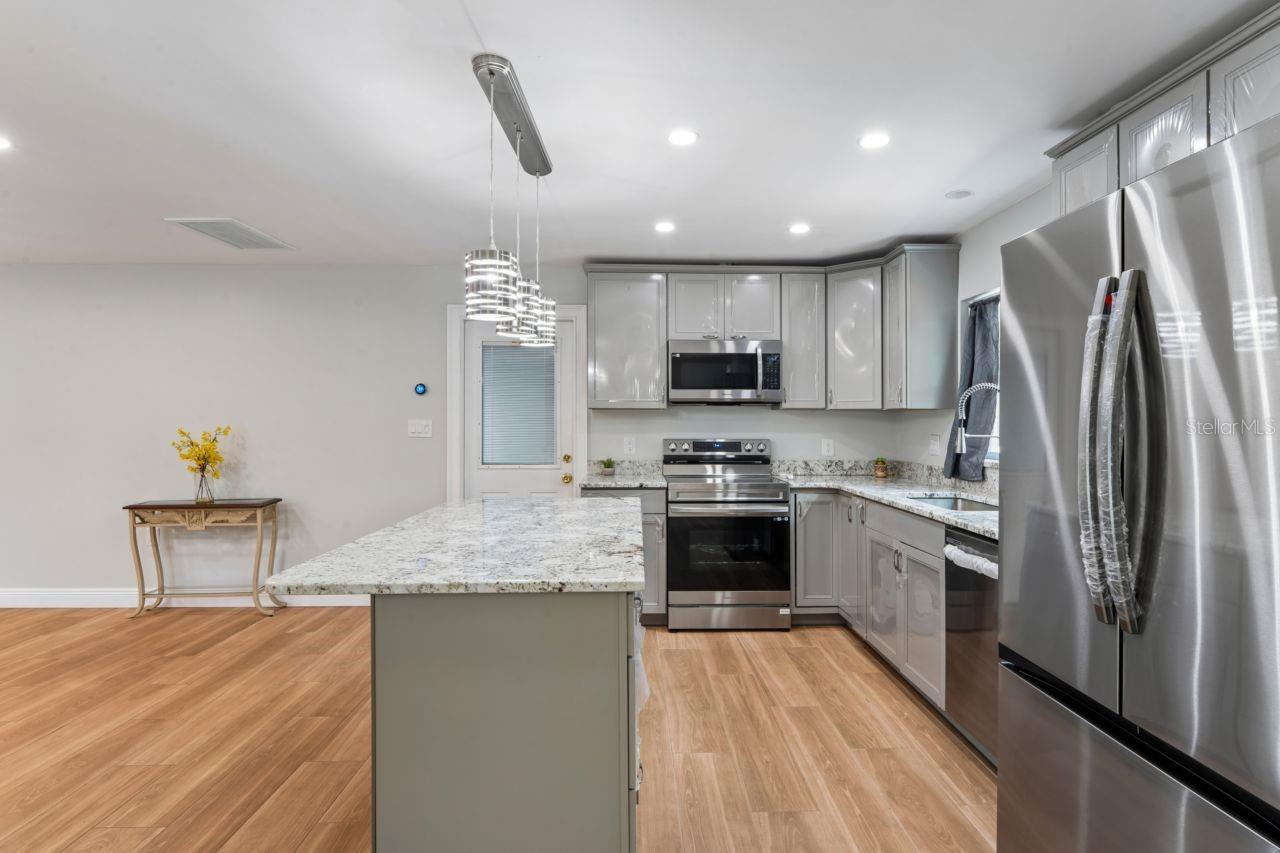 Image 15 of 61 For 6955 Bottle Brush Drive