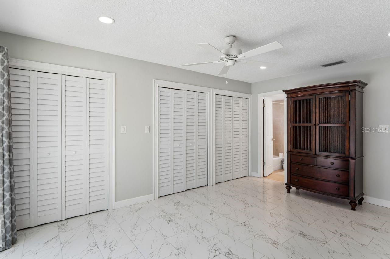 Image 23 of 61 For 6955 Bottle Brush Drive