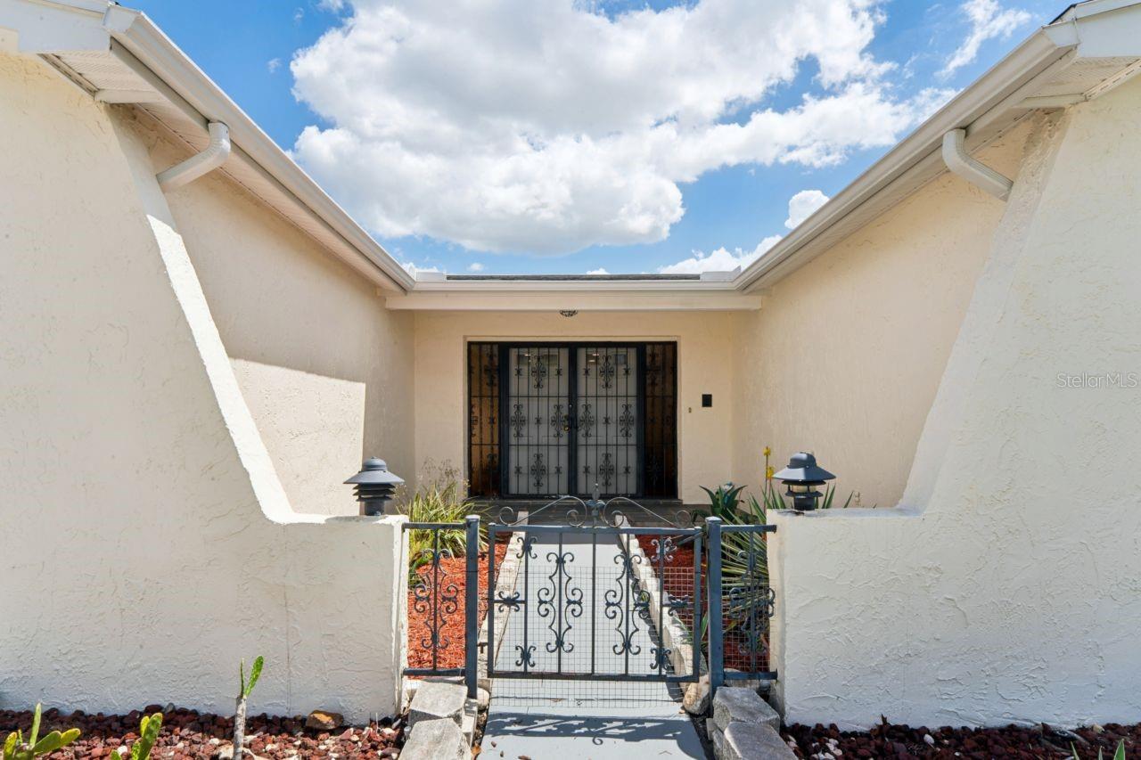 Image 3 of 61 For 6955 Bottle Brush Drive