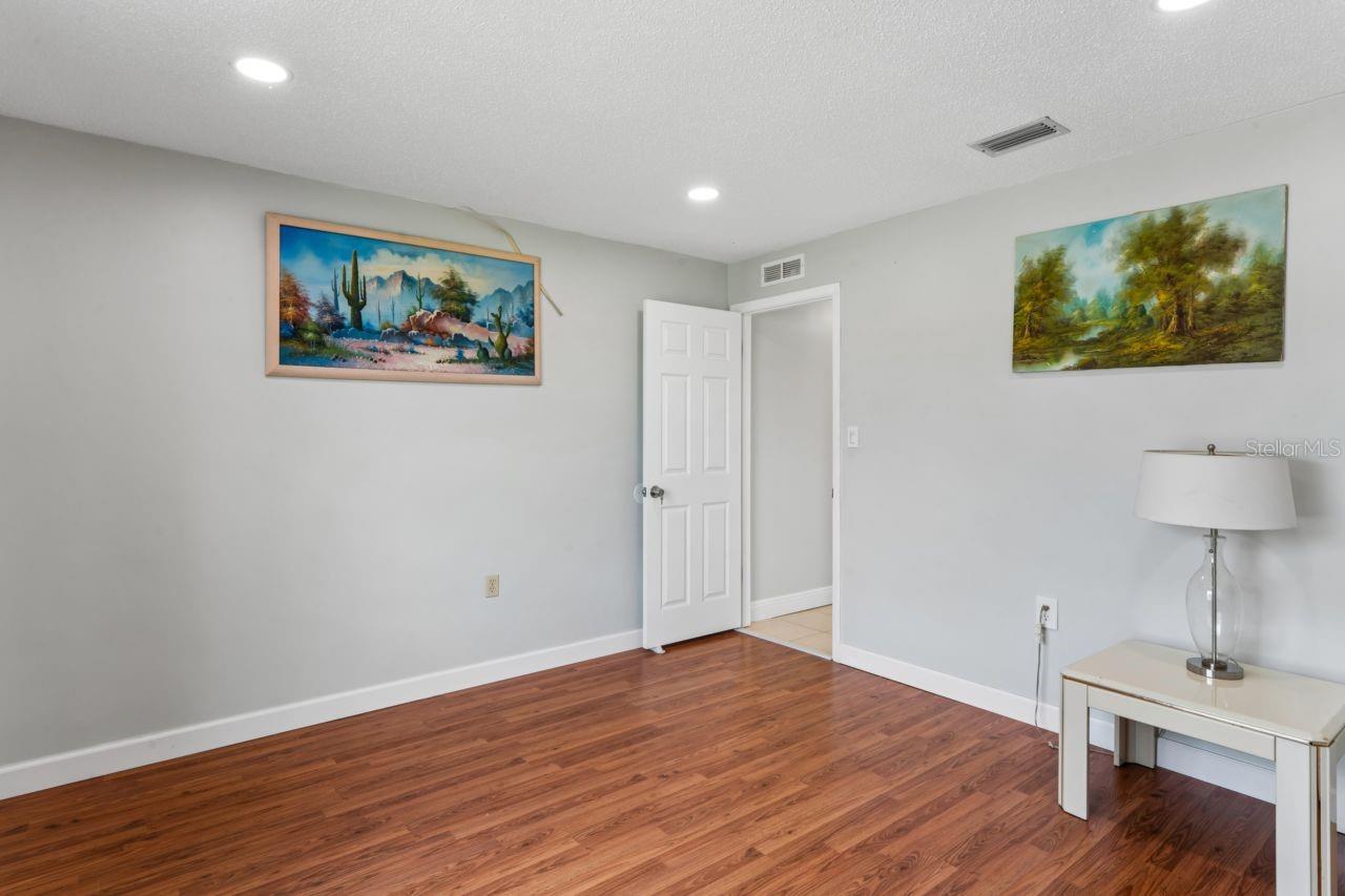 Image 30 of 61 For 6955 Bottle Brush Drive