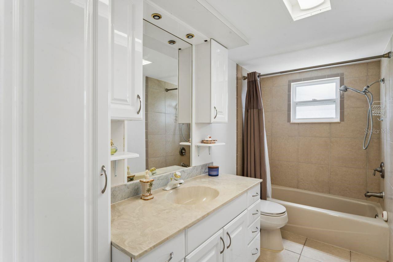 Image 31 of 61 For 6955 Bottle Brush Drive