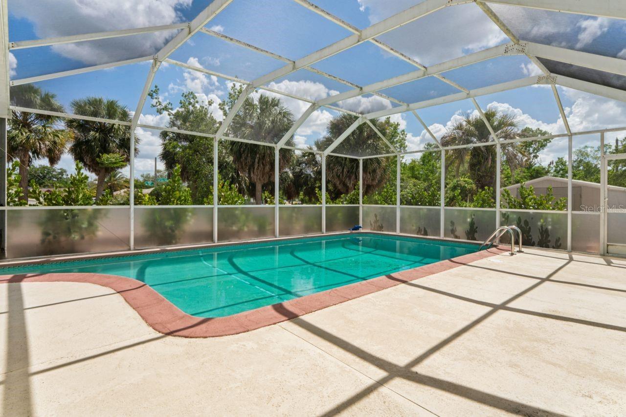 Image 36 of 61 For 6955 Bottle Brush Drive