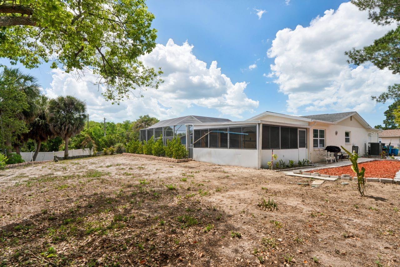 Image 47 of 61 For 6955 Bottle Brush Drive