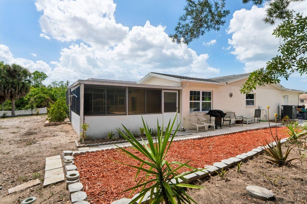 Image 48 of 61 For 6955 Bottle Brush Drive