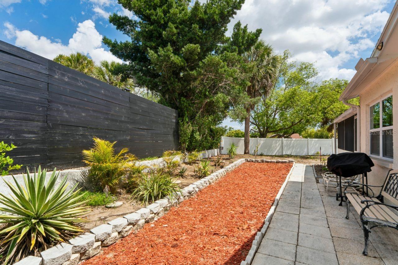 Image 49 of 61 For 6955 Bottle Brush Drive