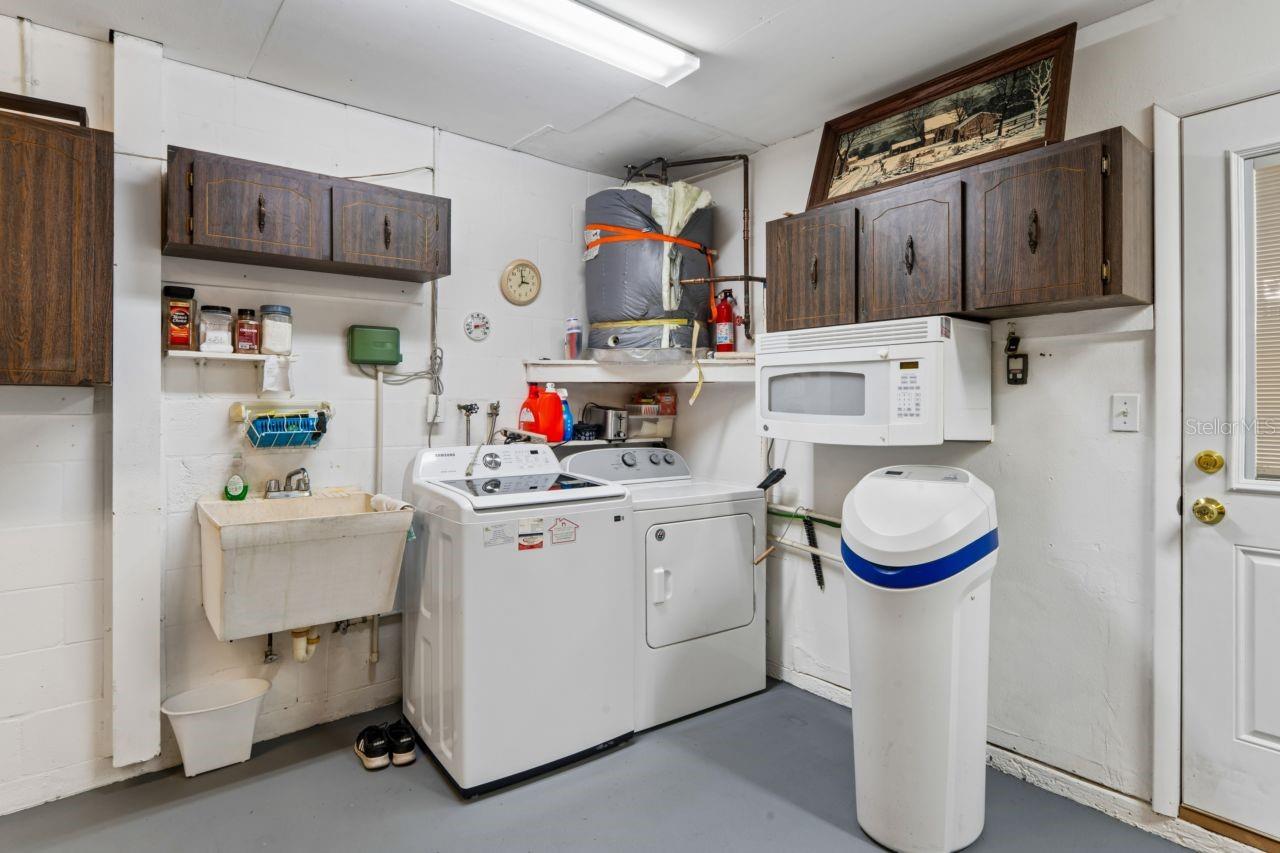 Image 54 of 61 For 6955 Bottle Brush Drive