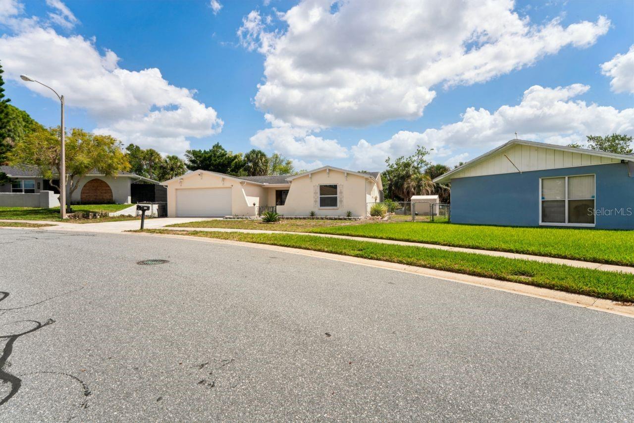 Image 55 of 61 For 6955 Bottle Brush Drive