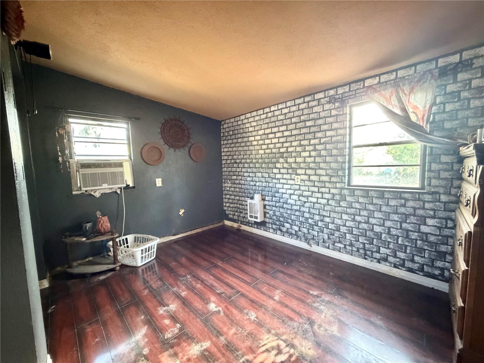 Image 6 of 9 For 6640 Shady Acres Boulevard