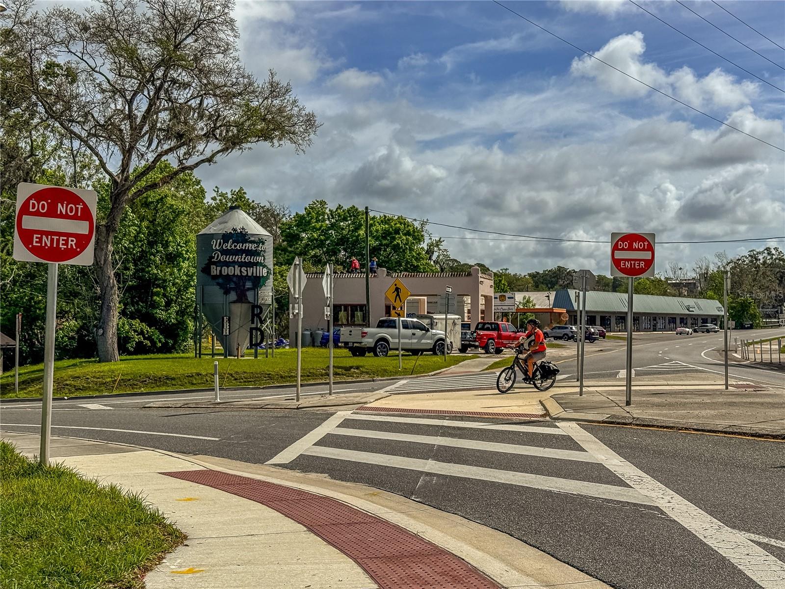 Image 33 of 60 For 615 Old Hospital Drive