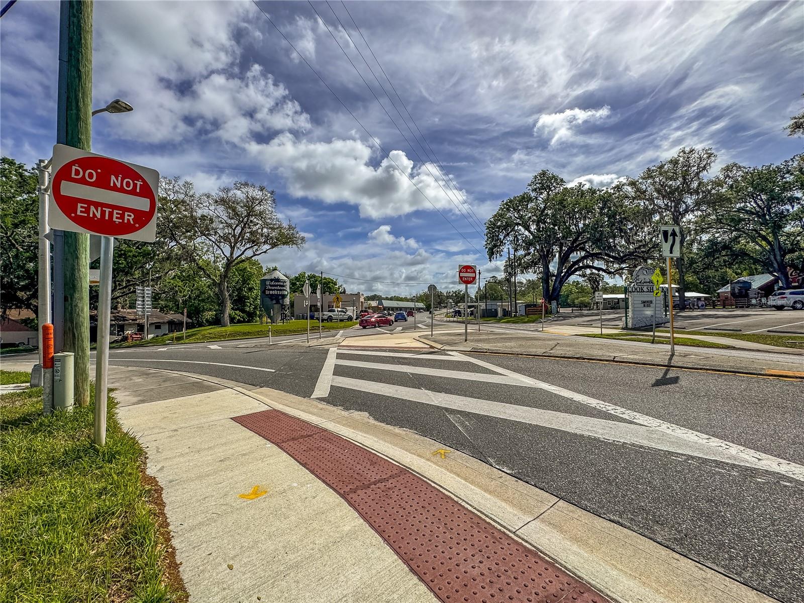 Image 38 of 60 For 615 Old Hospital Drive