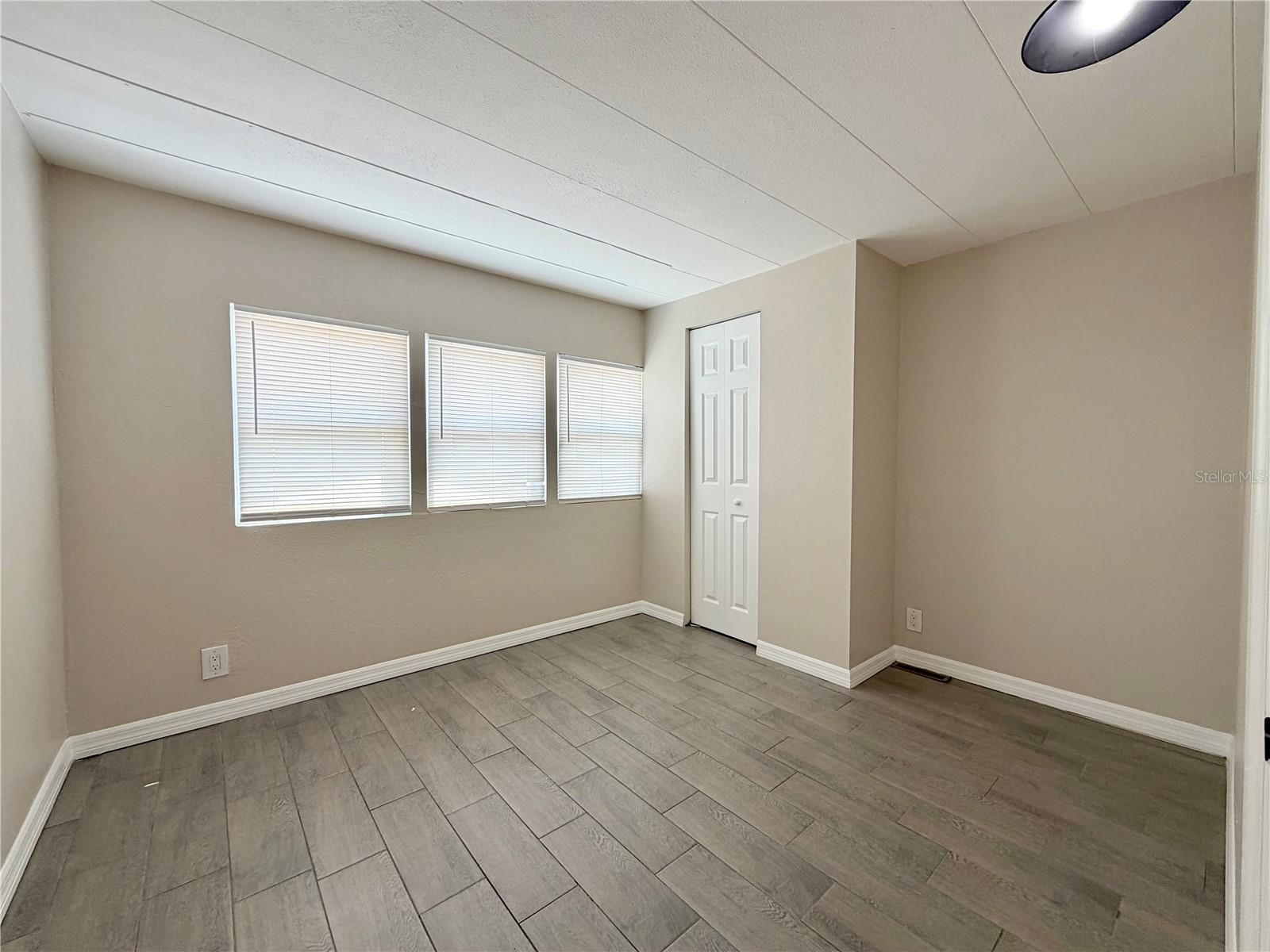 Image 8 of 9 For 7037 Lofty Drive