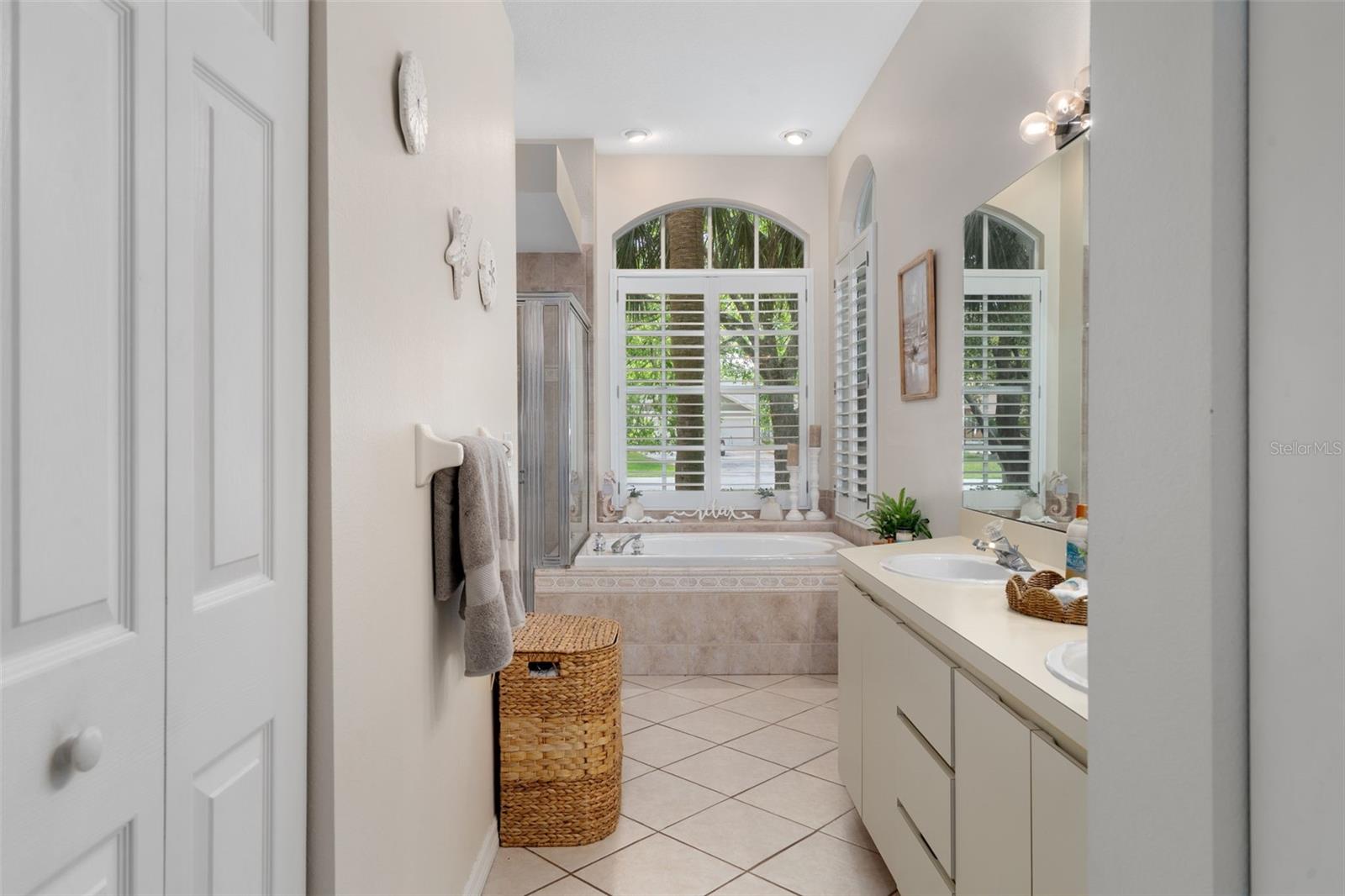 Image 18 of 55 For 10139 Highcrest Lane