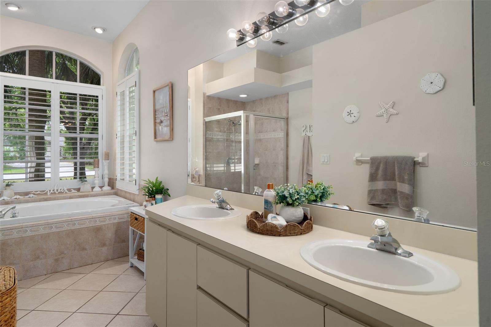 Image 19 of 55 For 10139 Highcrest Lane