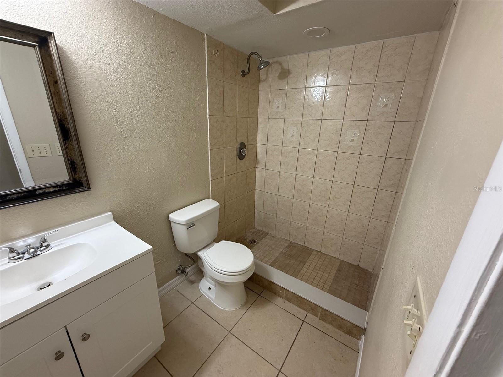 Listing photo id 14 for 2392 Fairview Road