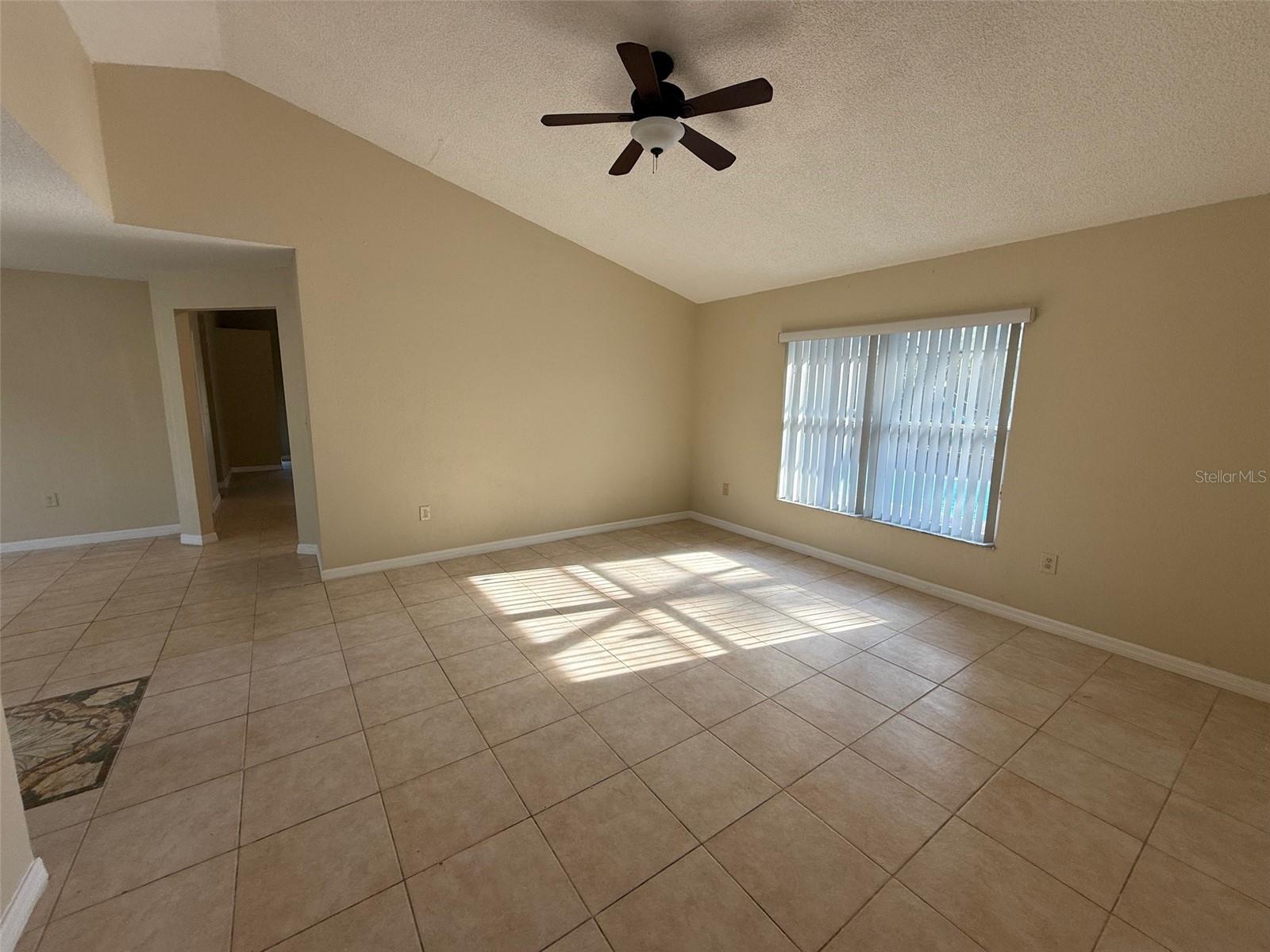 Listing photo id 1 for 2392 Fairview Road