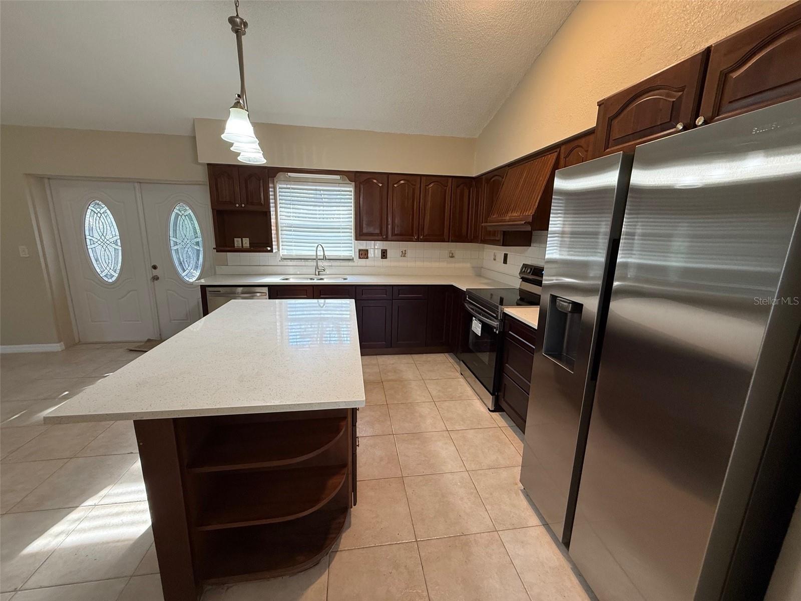 Listing photo id 4 for 2392 Fairview Road