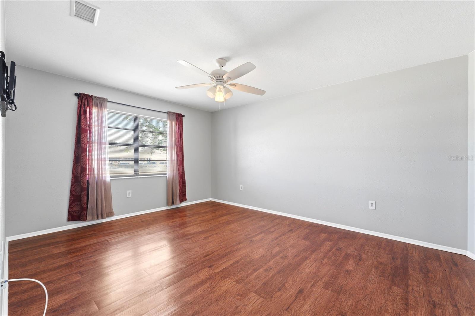 Image 11 of 33 For 5364 Deltona Boulevard