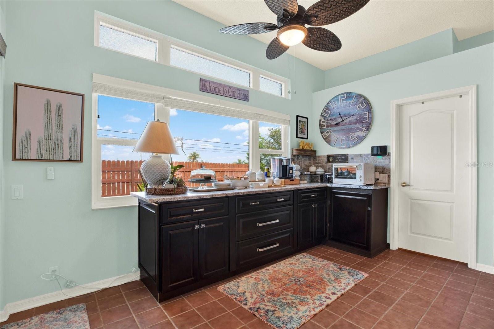 Listing photo id 11 for 13004 Hanley Drive