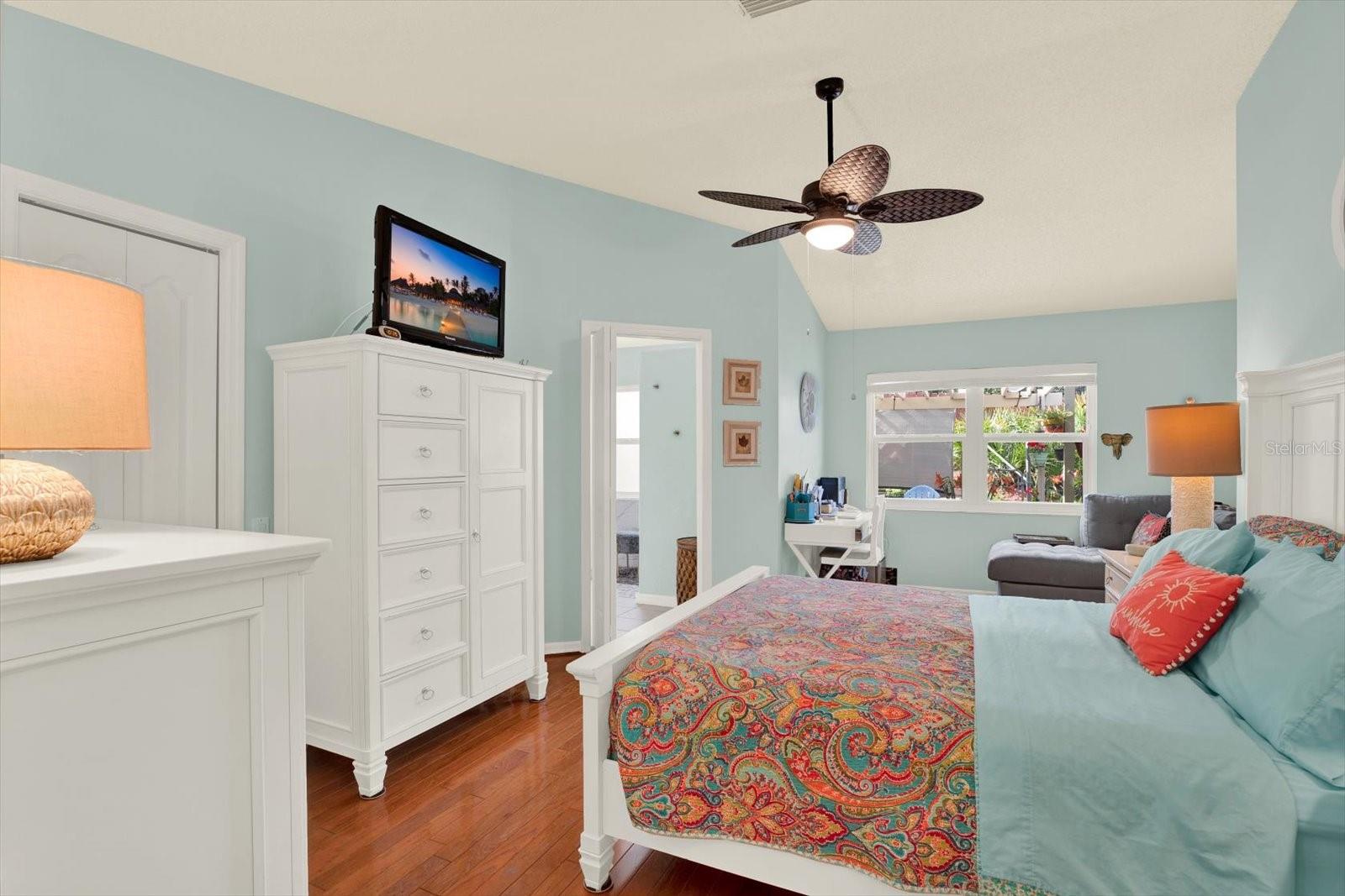 Listing photo id 20 for 13004 Hanley Drive