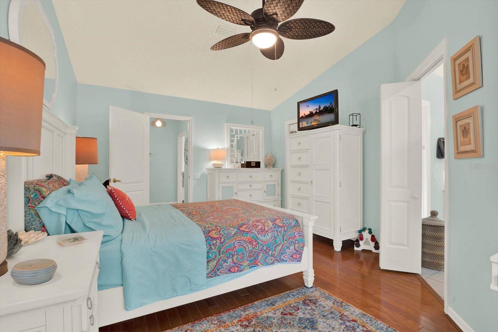 Listing photo id 23 for 13004 Hanley Drive