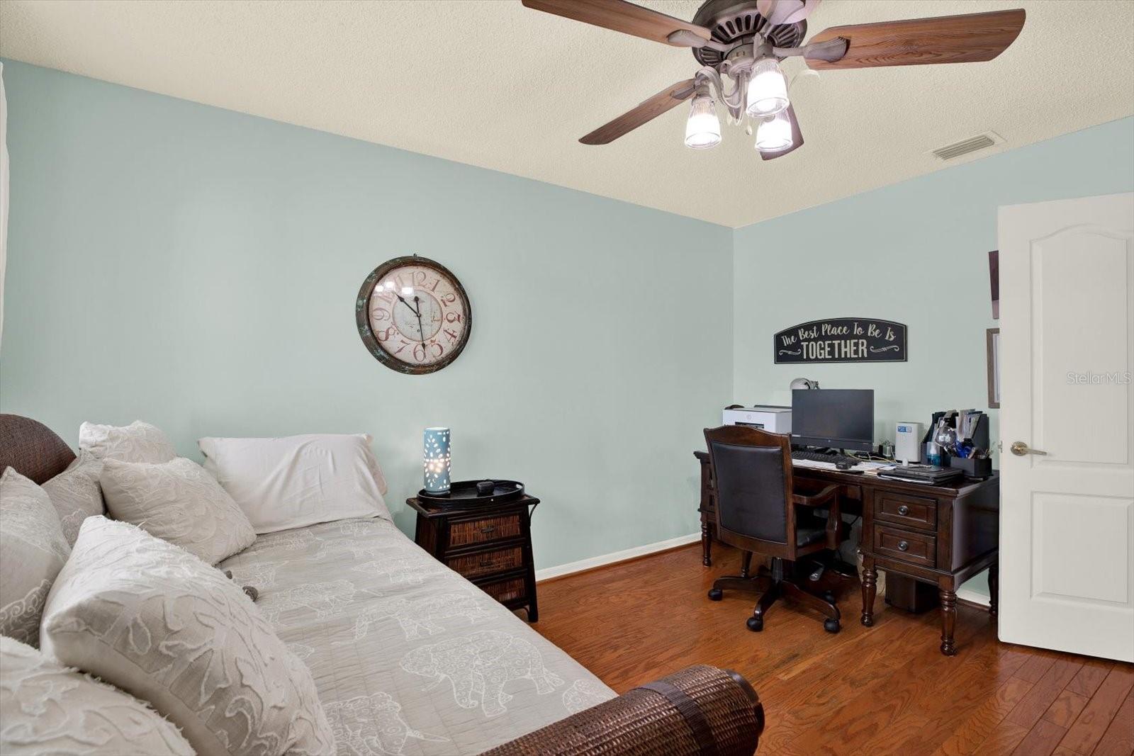 Listing photo id 33 for 13004 Hanley Drive