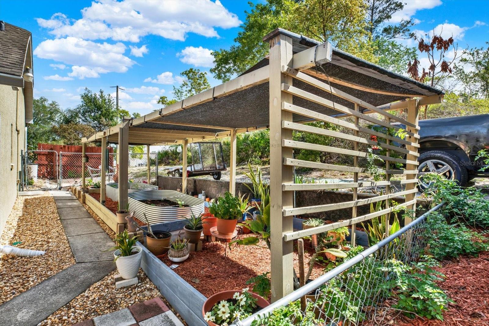 Listing photo id 37 for 13004 Hanley Drive