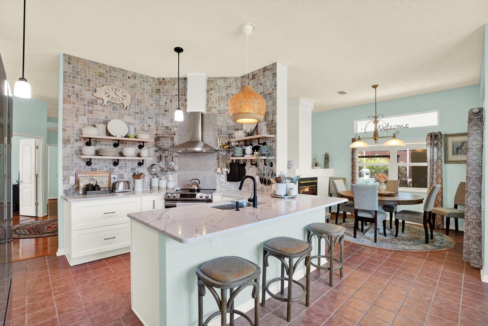 Listing photo id 4 for 13004 Hanley Drive