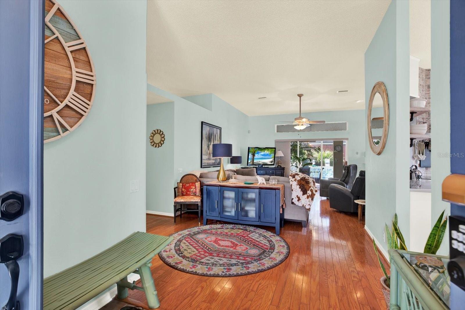 Listing photo id 6 for 13004 Hanley Drive