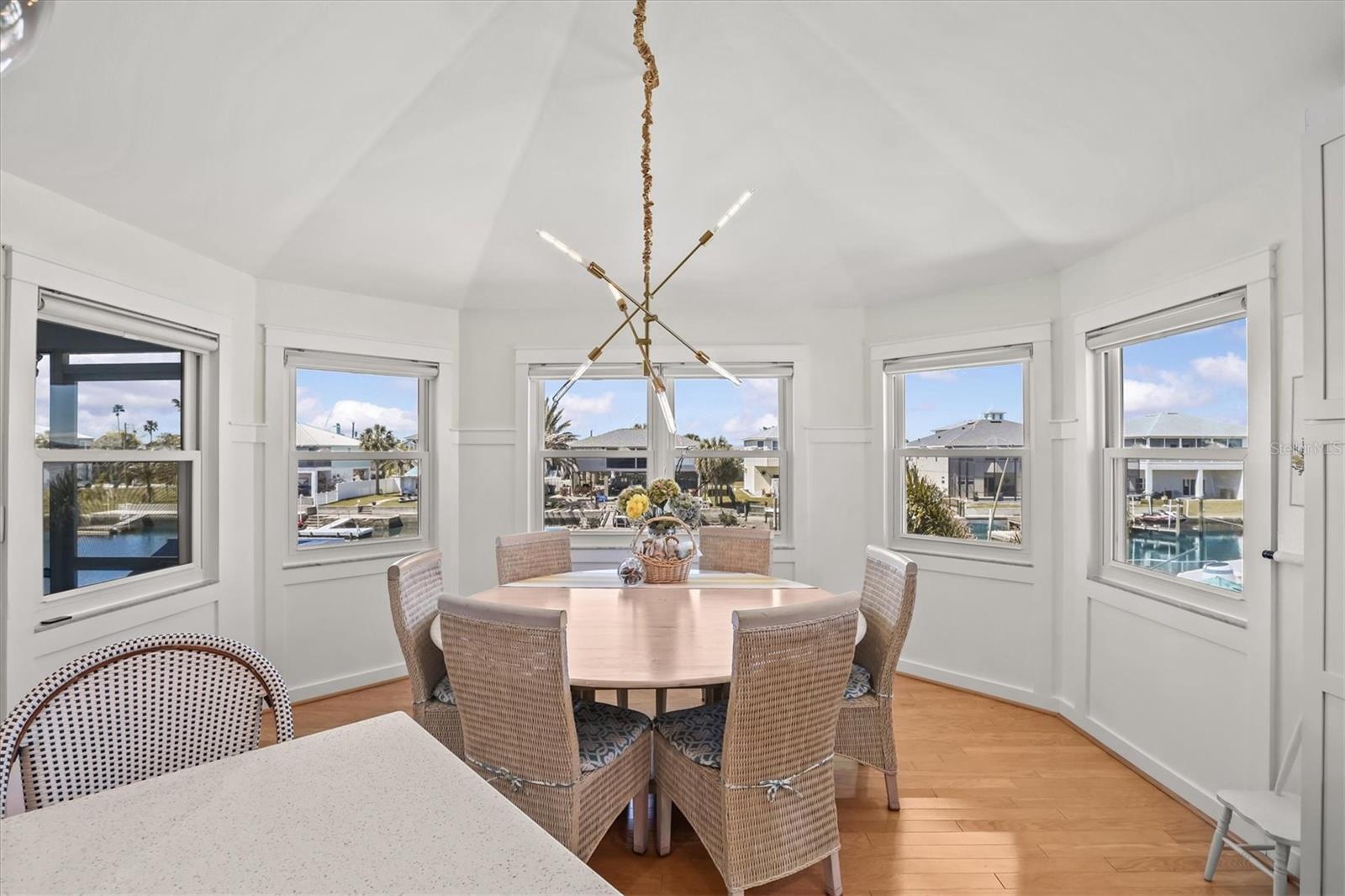 Image 31 of 73 For 4475 Burmuda Drive