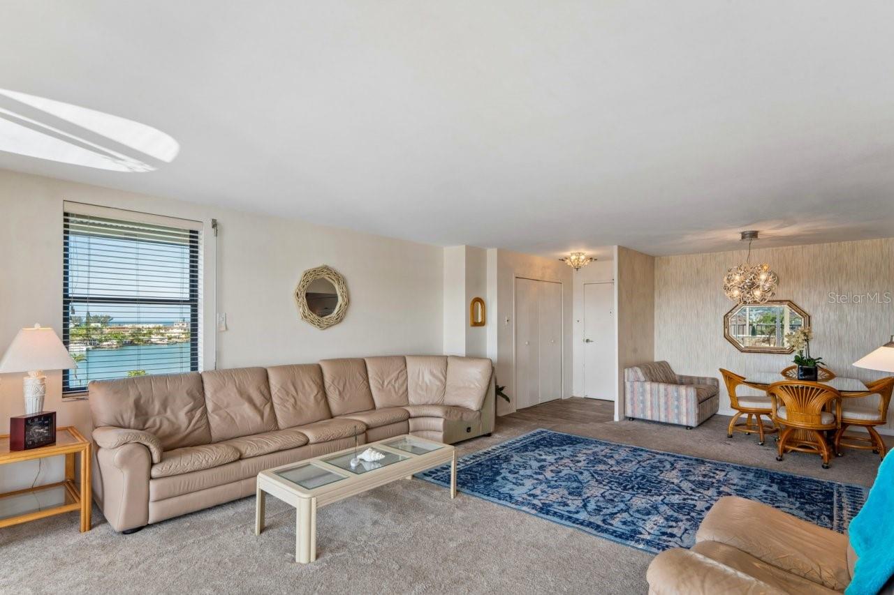 Image 10 of 65 For 10355 Paradise Boulevard 604