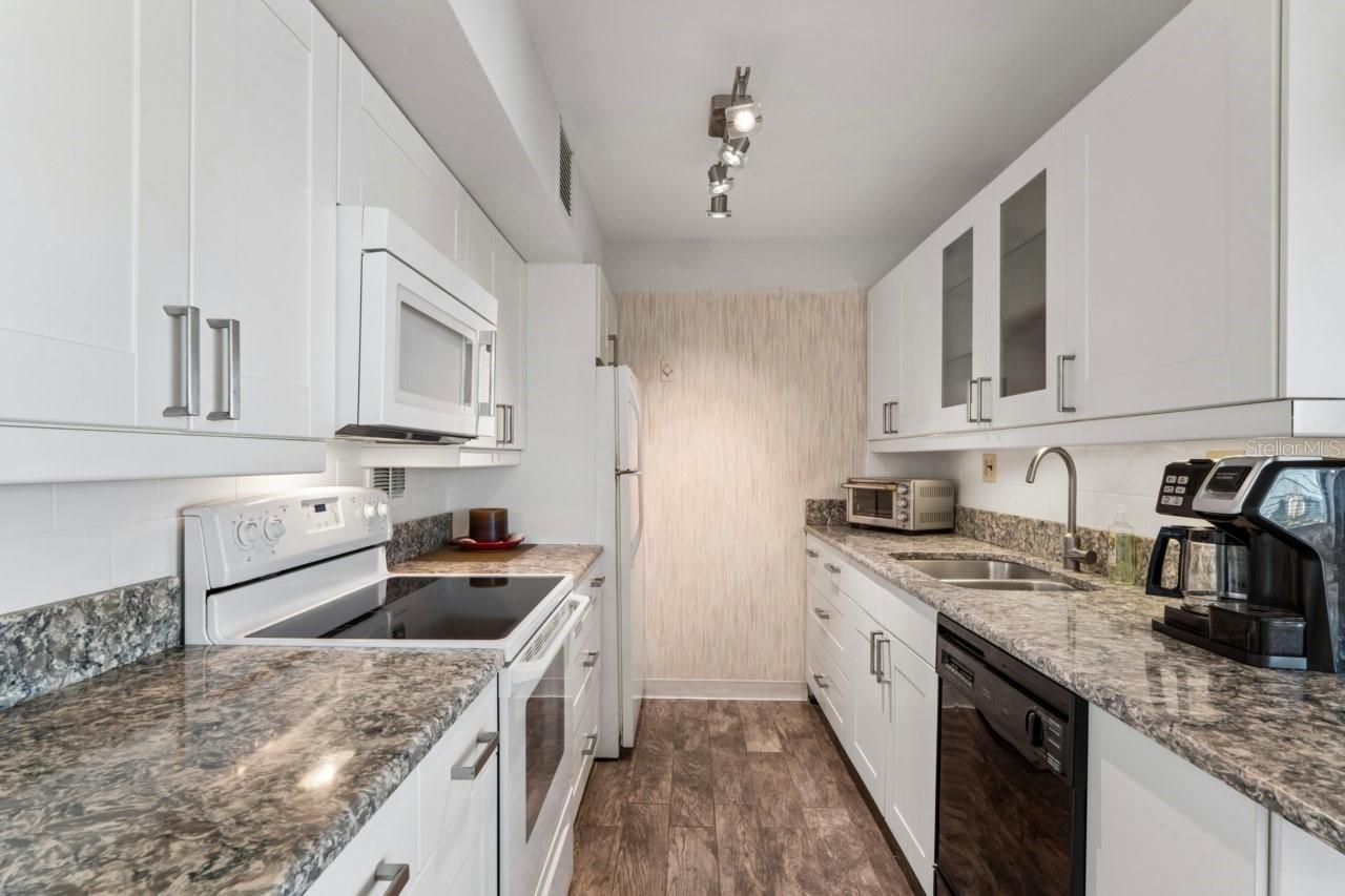 Image 4 of 65 For 10355 Paradise Boulevard 604