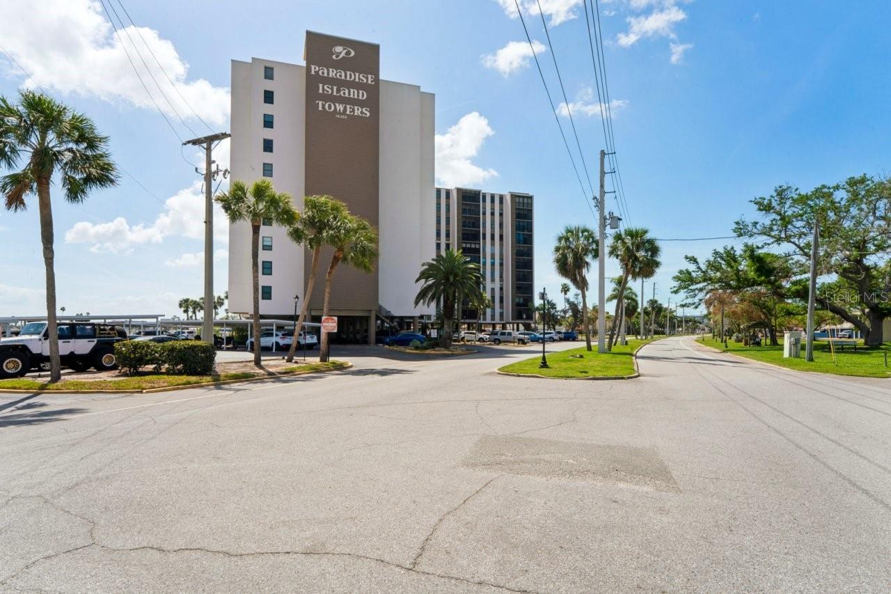 Image 44 of 65 For 10355 Paradise Boulevard 604