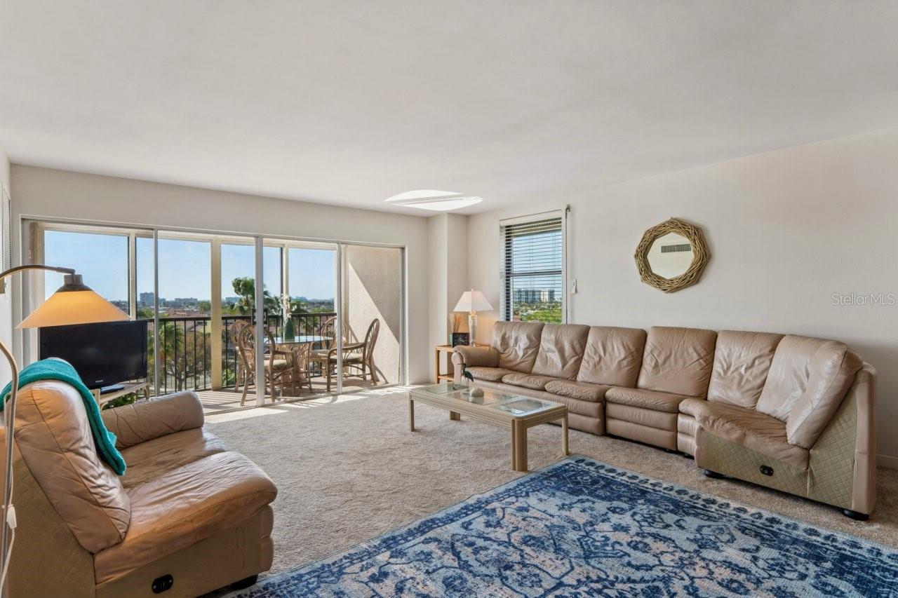 Image 7 of 65 For 10355 Paradise Boulevard 604