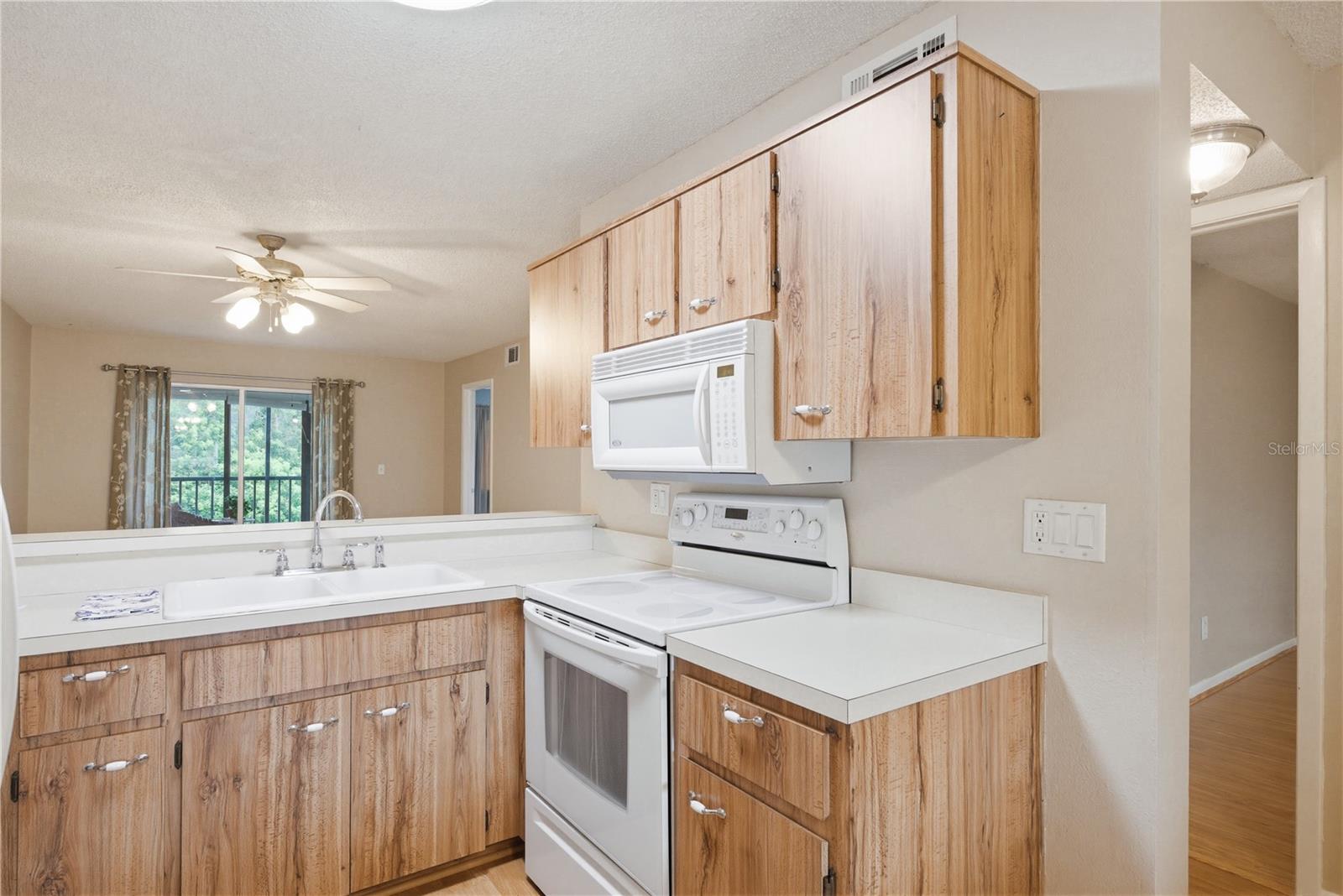 Image 10 of 36 For 11201 122nd Avenue 208