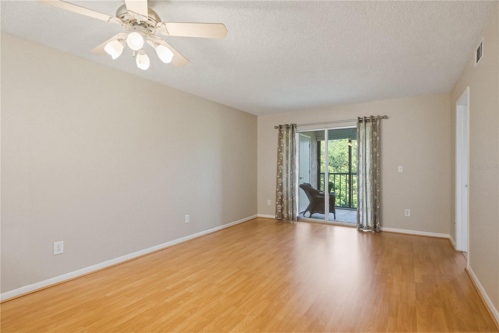 Image 11 of 36 For 11201 122nd Avenue 208