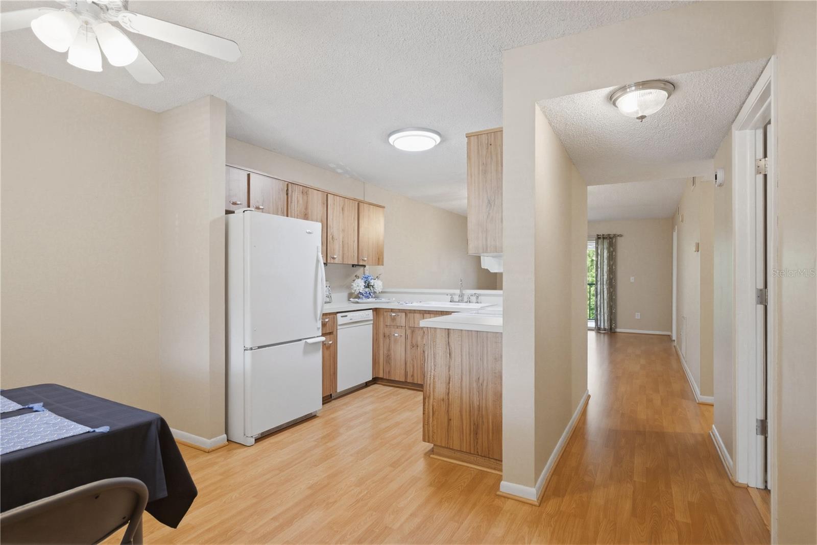 Image 7 of 36 For 11201 122nd Avenue 208