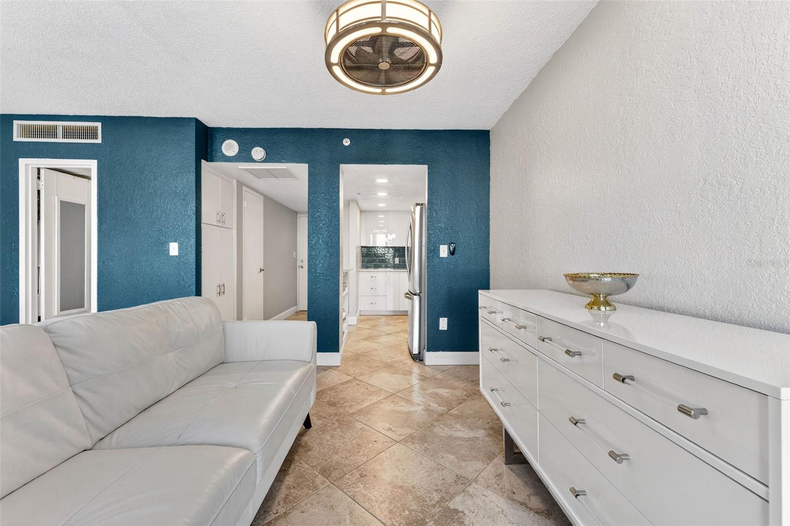 Image 23 of 45 For 470 3rd Street S 318