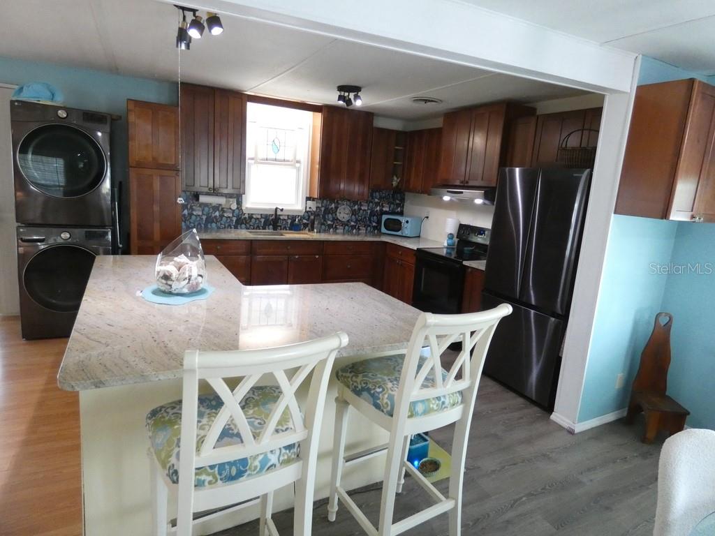 Image 15 of 42 For 9790 66th Street N 100