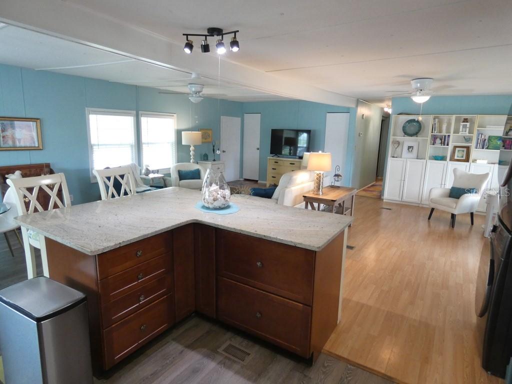 Image 17 of 42 For 9790 66th Street N 100