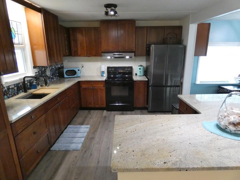 Image 2 of 42 For 9790 66th Street N 100